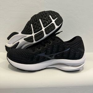 Mizuno Women’s Waverider 25 Running Shoe Size 6